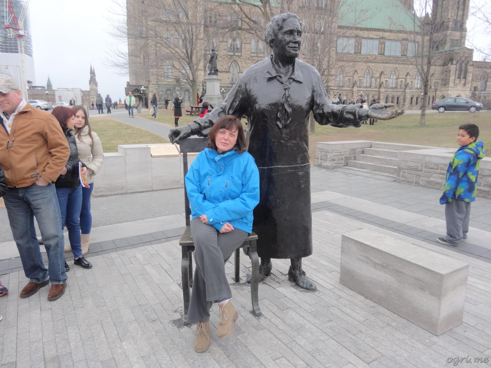 omq40_ottawa-parliament-28-women are persons